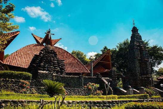 Gua Maria Lourdes Puhsarang, Kediri